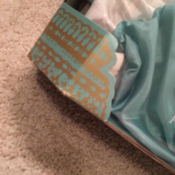 Mattel Collector 1998 Barbie Angel Of Joy Timeless Sentiments  First In A Series - Picture 2 of 12